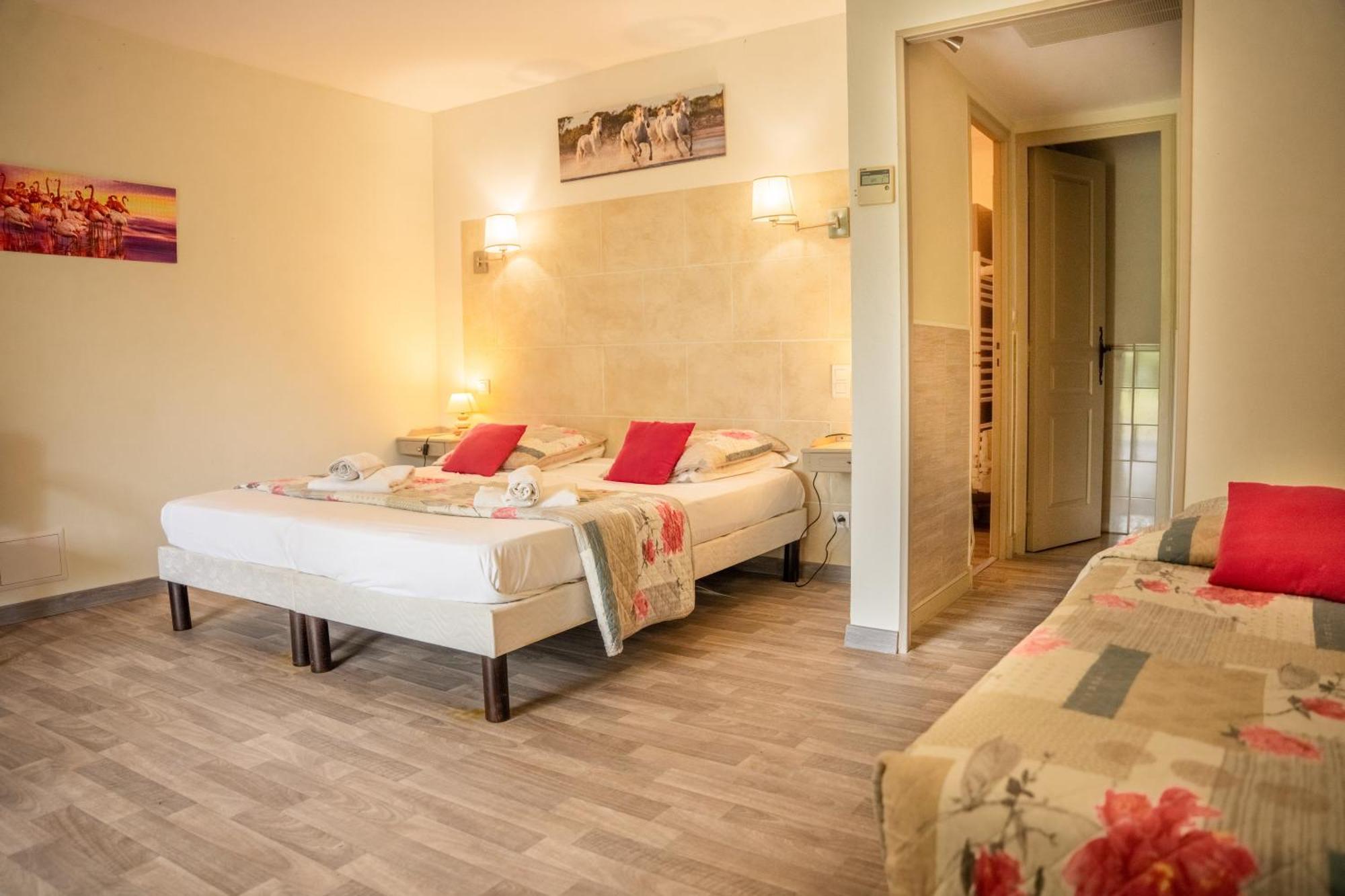 Logis Hotel Des Granges Arles Exterior photo