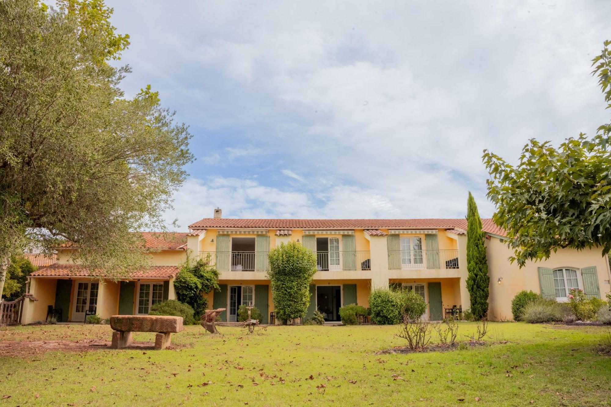 Logis Hotel Des Granges Arles Exterior photo