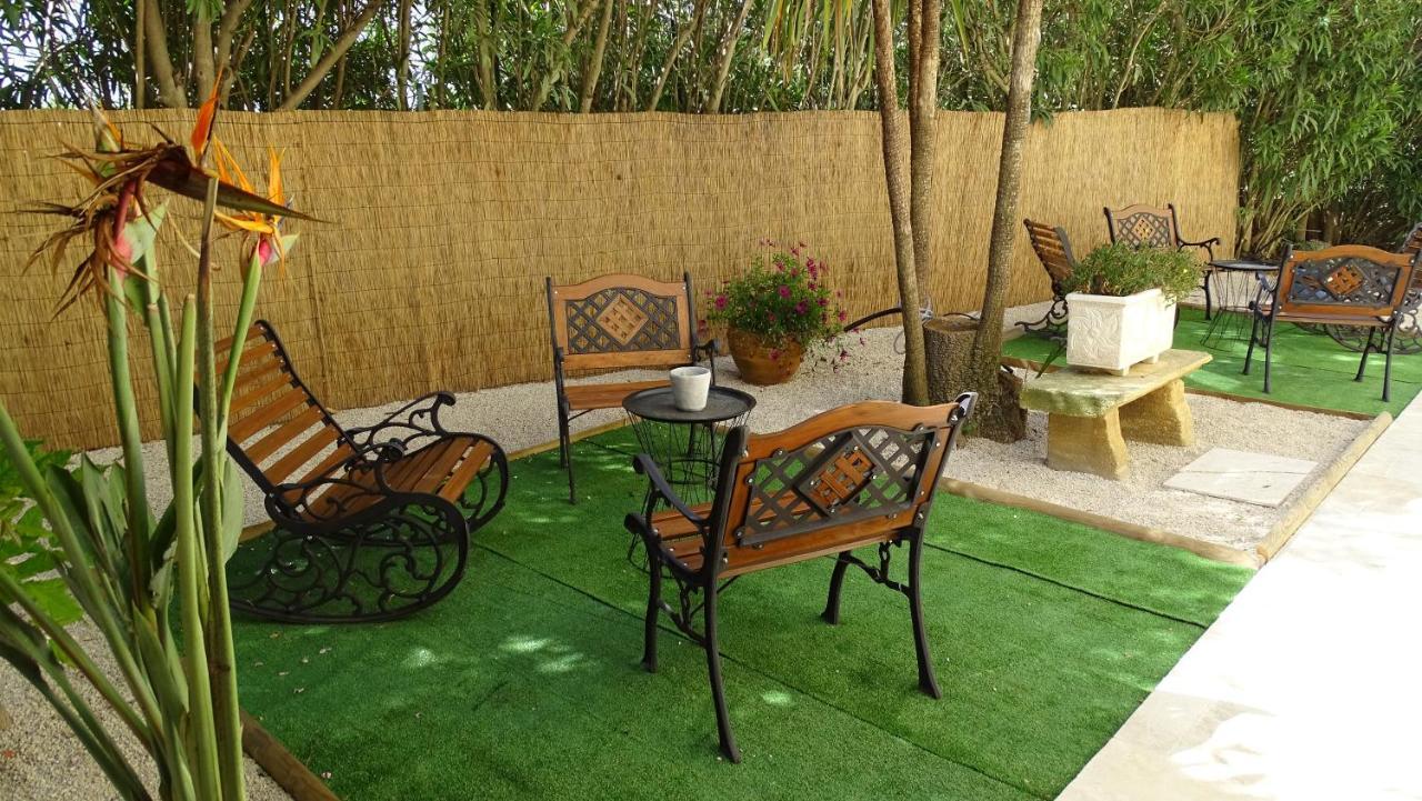 Logis Hotel Des Granges Arles Exterior photo